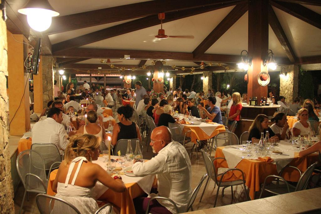 Villaggio Piscina Rei Monte Nai Kültér fotó